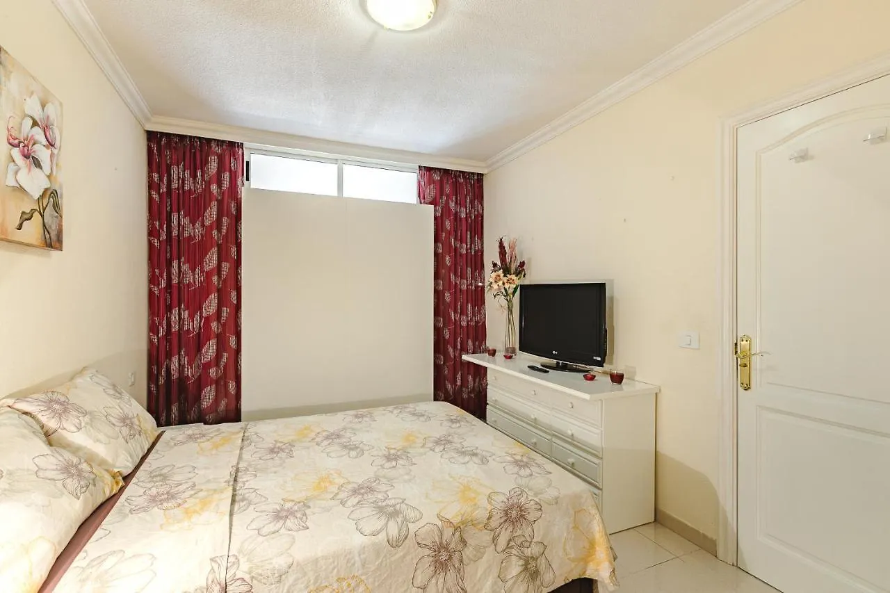 Aircon Lovely 2 Bedroom Apartment Close To Ocean Puerto de Santiago  Spain