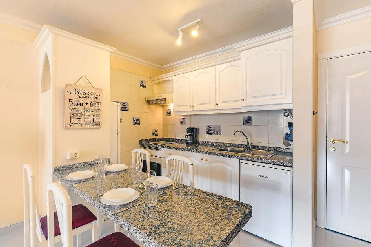 Aircon Lovely 2 Bedroom Apartment Close To Ocean Puerto de Santiago