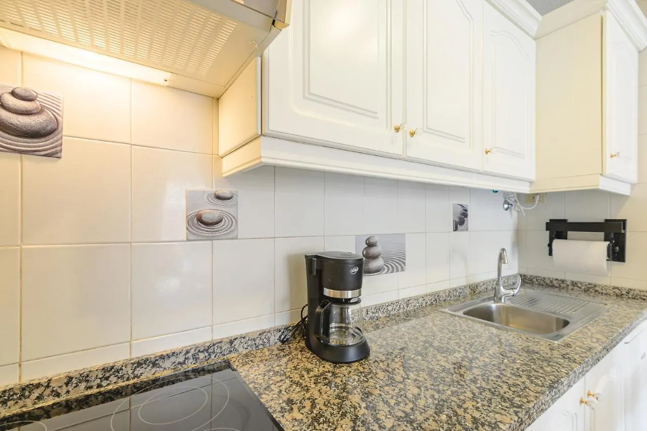 Aircon Lovely 2 Bedroom Apartment Close To Ocean Puerto de Santiago  0*, Puerto de Santiago (Tenerife) Spain