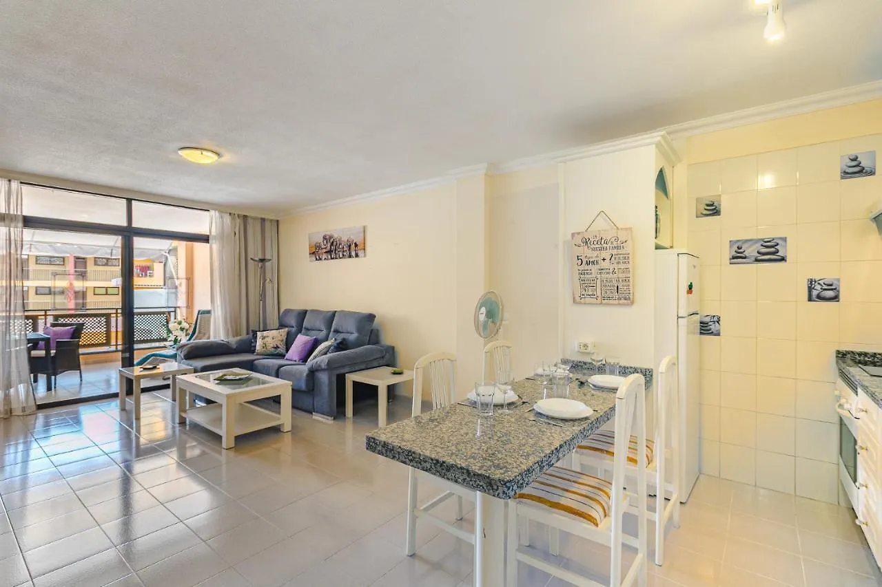 Aircon Lovely 2 Bedroom Apartment Close To Ocean Puerto de Santiago